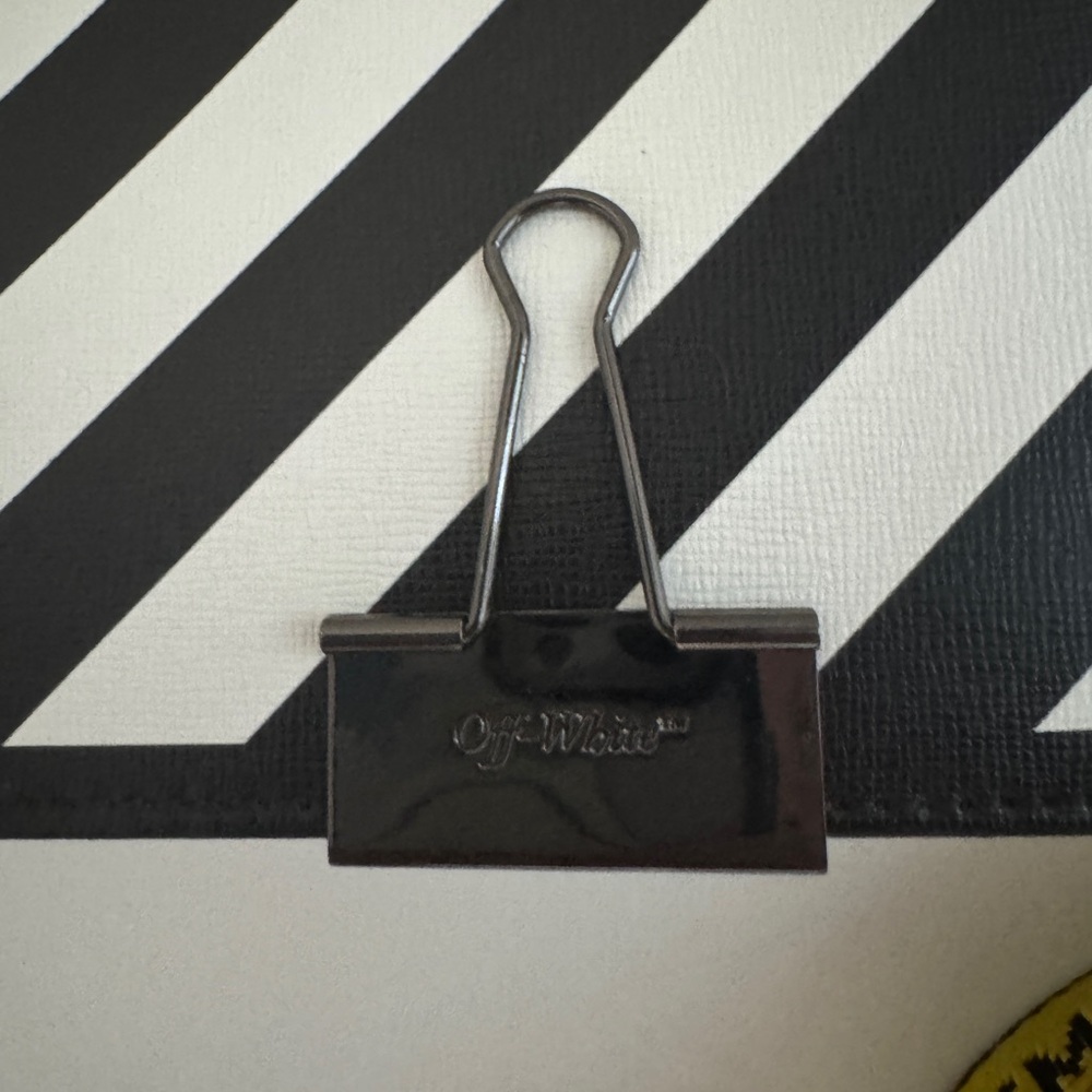 Off-White Black/White Diagonal Print Leather
Mini Binder Clip Crossbody Bag - Picture 6 of 10